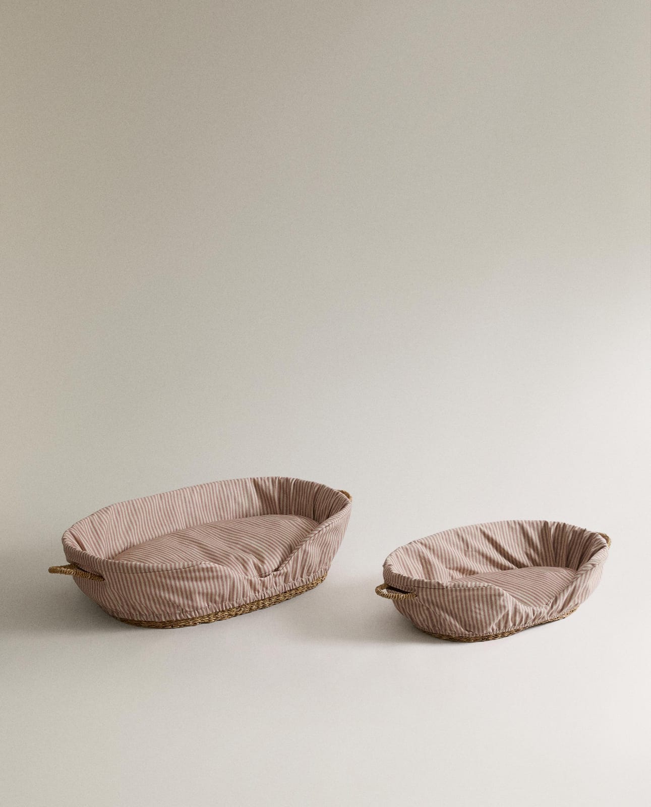 ZARA HOME ПОДУШКА ДЛЯ ЛЕЖАНКИ ДЛЯ ЖИВОТНЫХ В ПОЛОСКУ ракурс 6