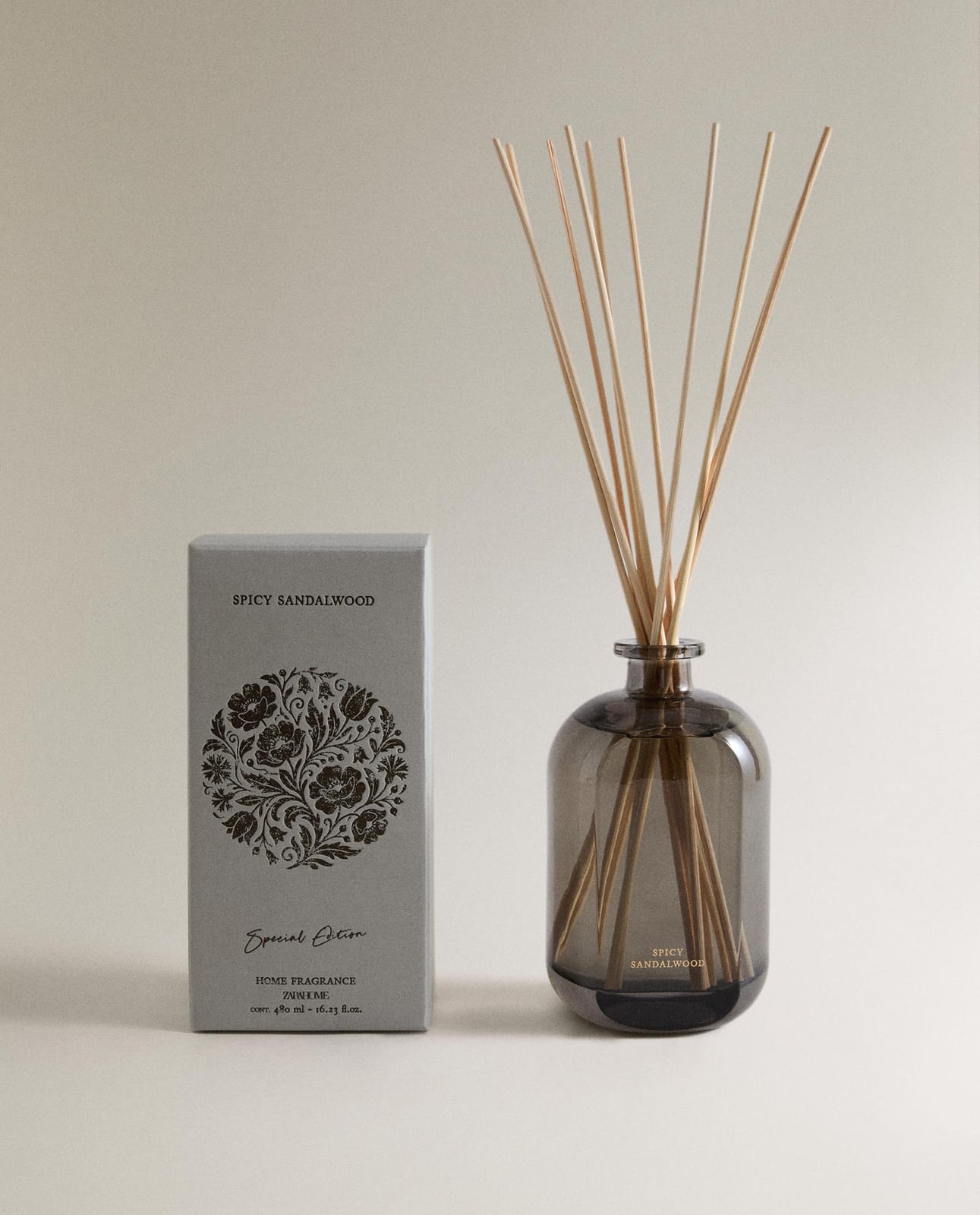 Ароматический диффузор ZARA HOME (480 ML) АРОМАТИЧЕСКИЕ ПАЛОЧКИ SPICY SANDALWOOD SZARY 99