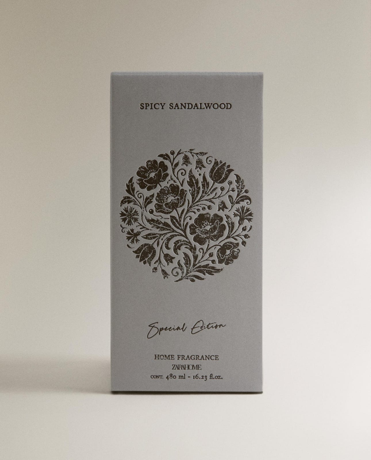 ZARA HOME (480 ML) АРОМАТИЧЕСКИЕ ПАЛОЧКИ SPICY SANDALWOOD ракурс 2