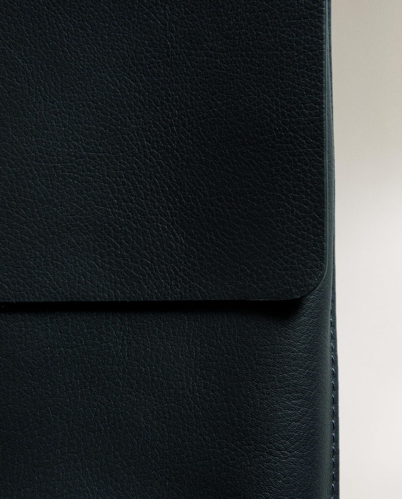 ZARA HOME NIEBIESKA кожаный конверт с пуговицей ракурс 4