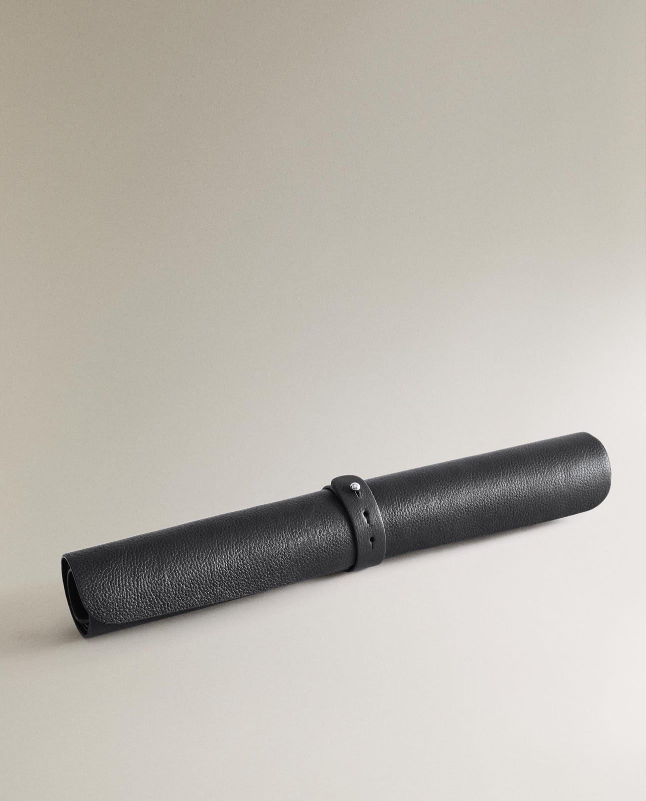 ZARA HOME NIEBIESKA кожаная подложка для стола ракурс 4