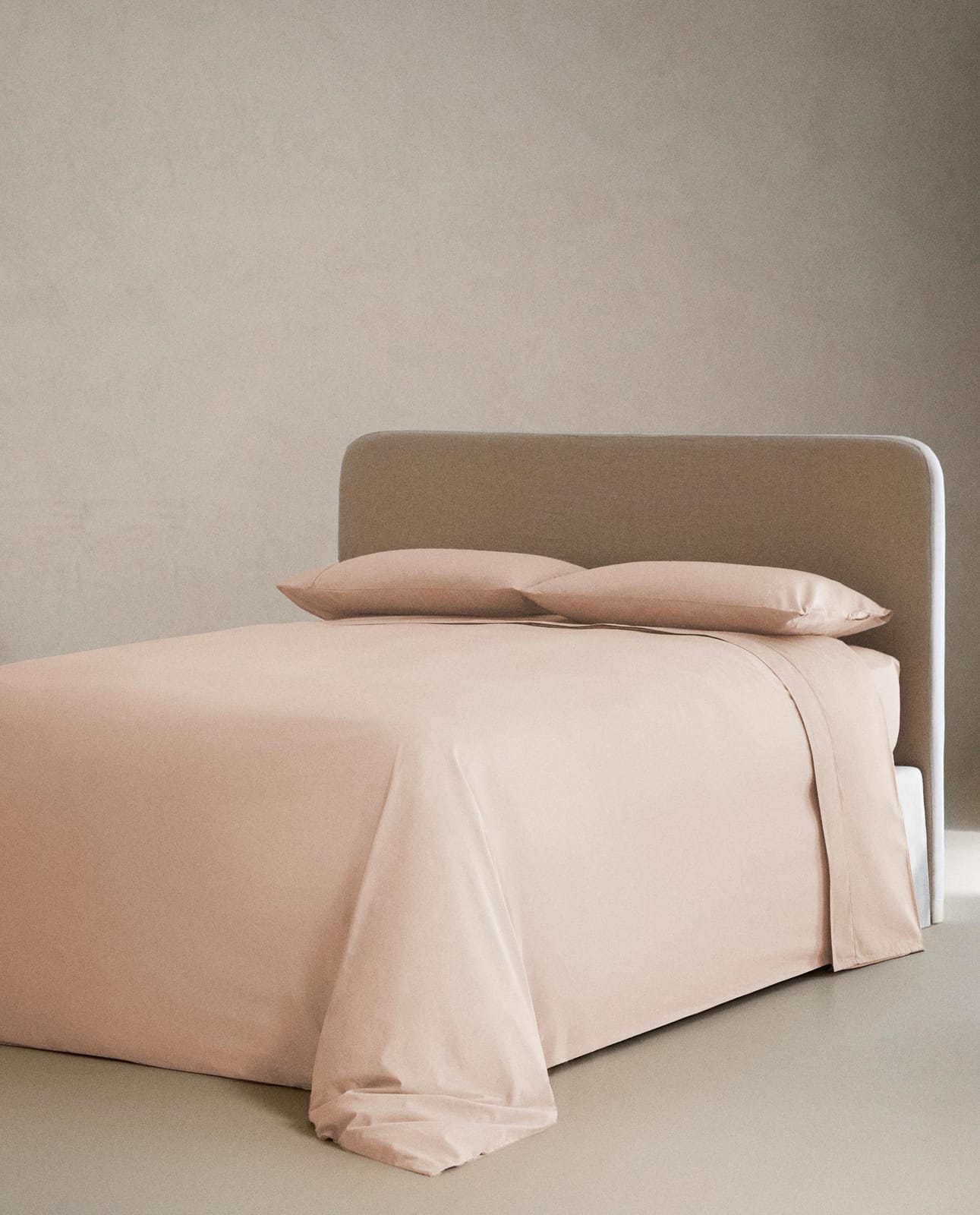ZARA HOME Простыня на резинке из перкаля | выс. 40 см (300 нитей) ракурс 5