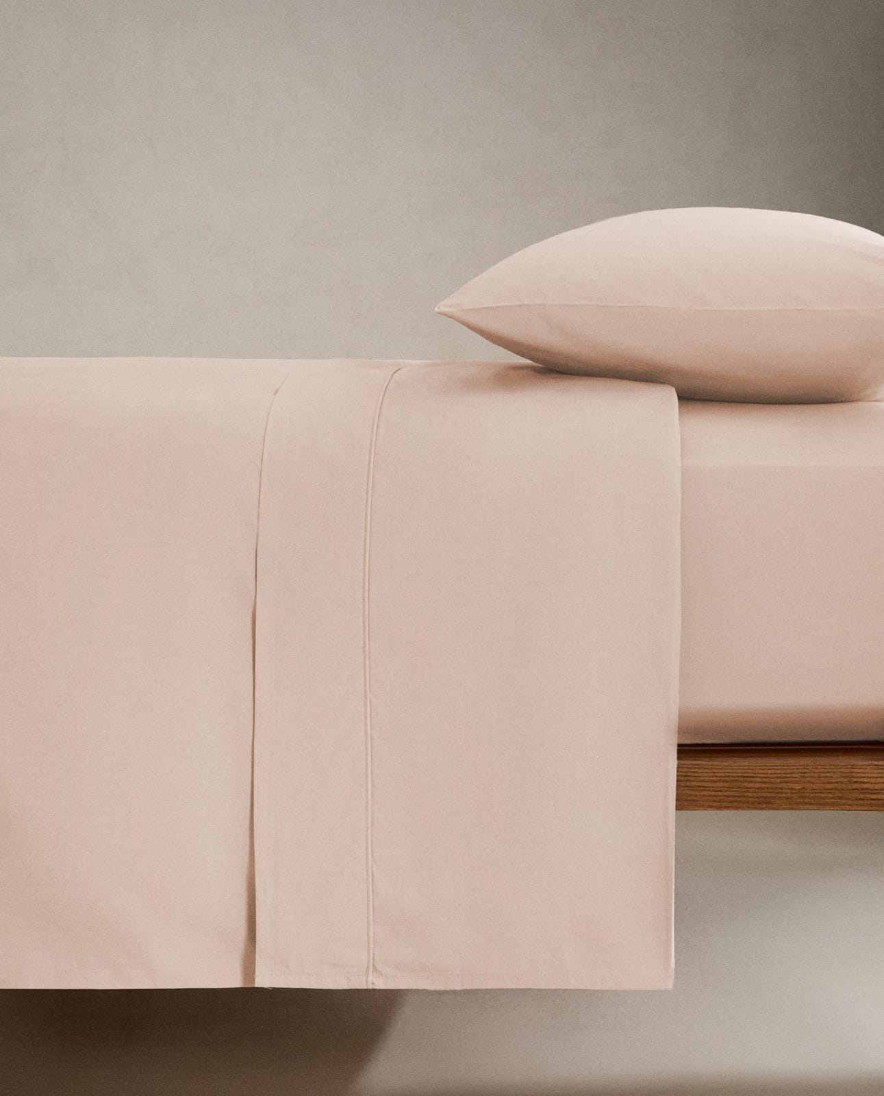 ZARA HOME Простыня на резинке из перкаля | выс. 40 см (300 нитей) ракурс 2