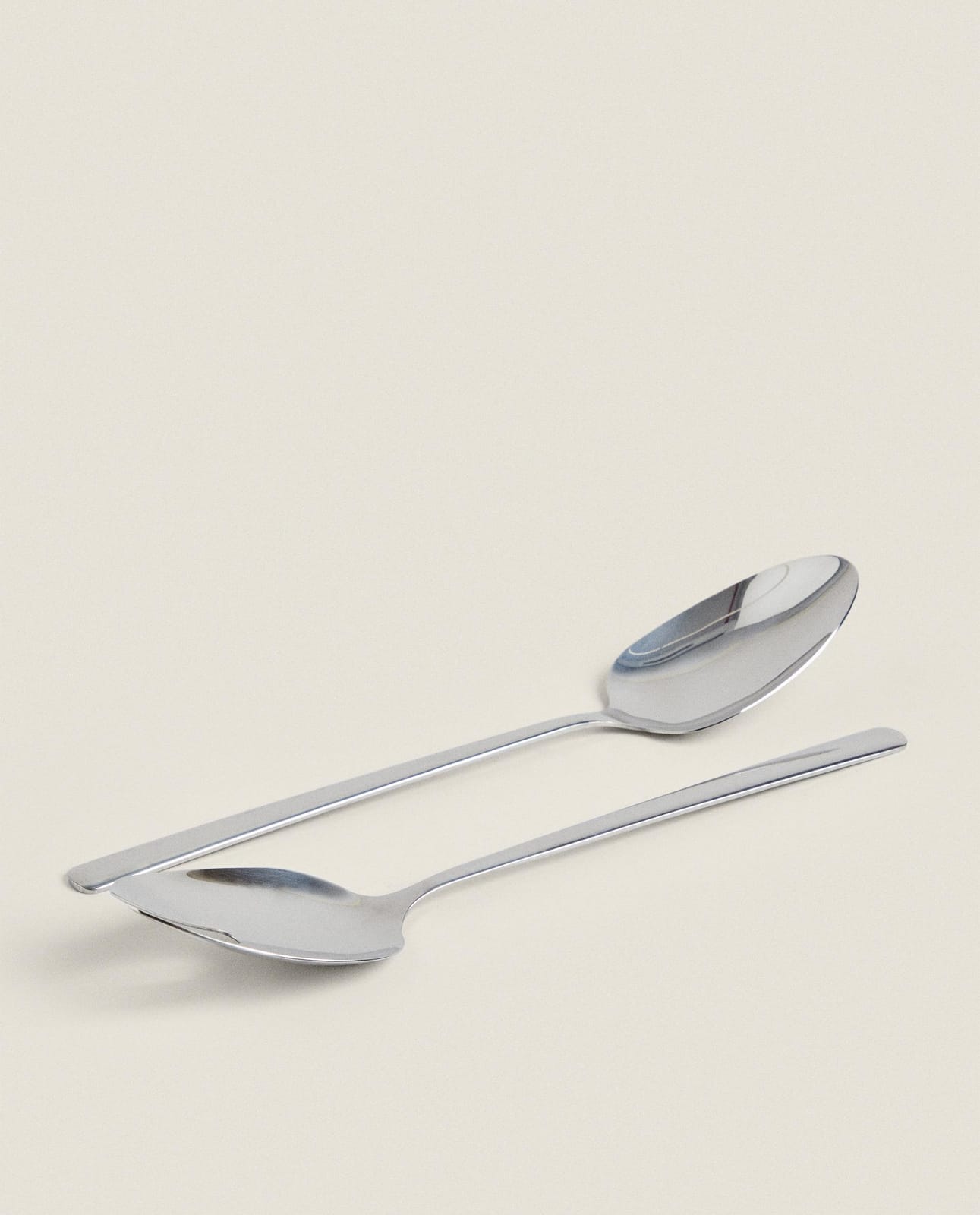 ZARA HOME КОМПЛЕКТ ПРИБОРОВ ДЛЯ САЛАТА ИЗ СТАЛИ С БЛЕСКОМ (2 ШТ.) ракурс 4