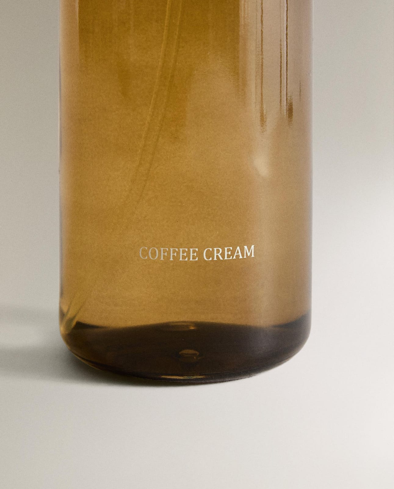 ZARA HOME (200 ML) СПРЕЙ ДЛЯ ПОМЕЩЕНИЙ COFFEE CREAM ракурс 3