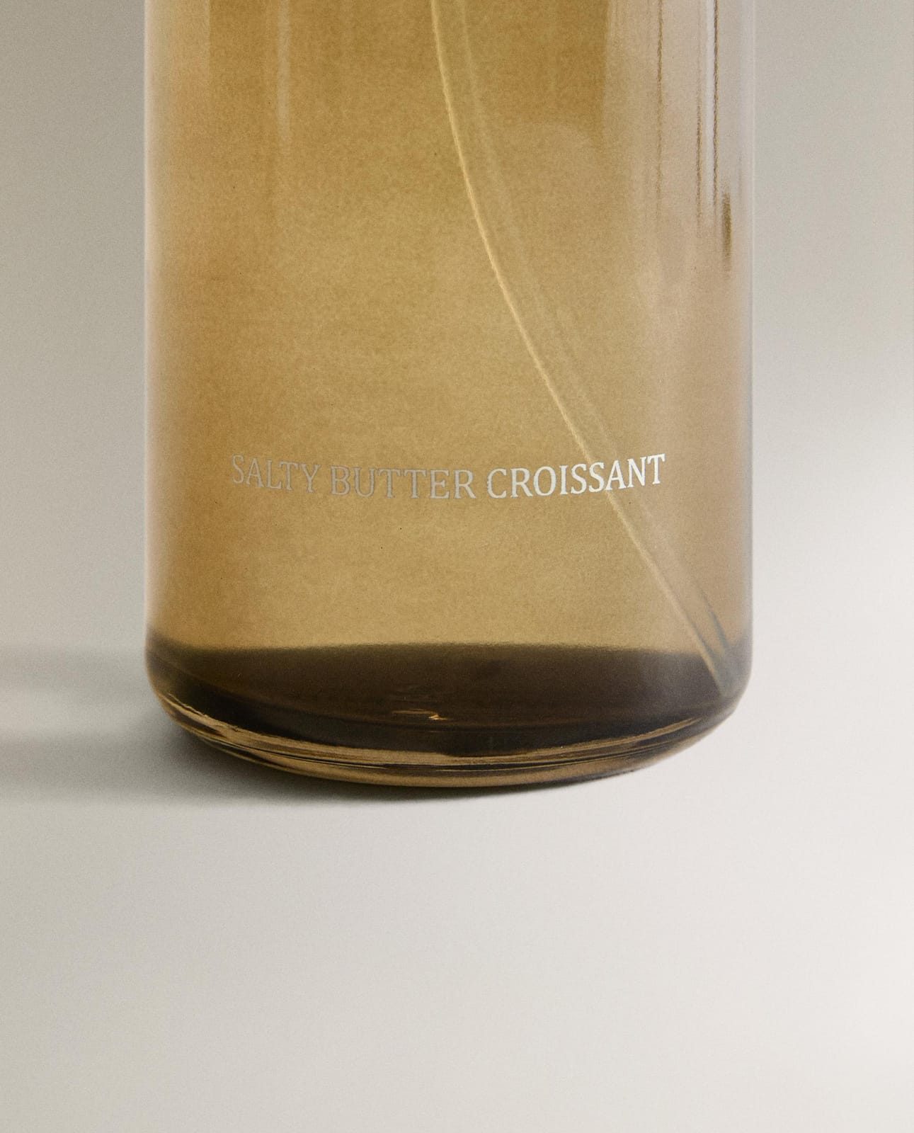 ZARA HOME (200 ML) ОСВЕЖИТЕЛЬ В СПРЕЕ SALTY BUTTER CROISSANT ракурс 2