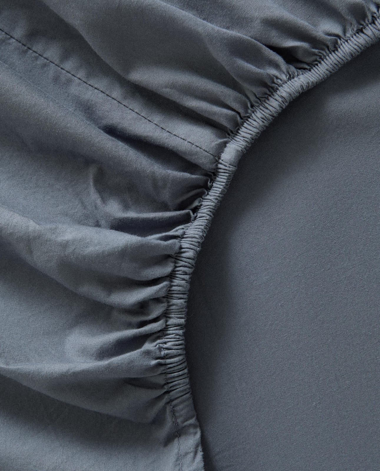 ZARA HOME ХЛОПКОВАЯ ПРОСТЫНЯ НА РЕЗИНКЕ ракурс 2