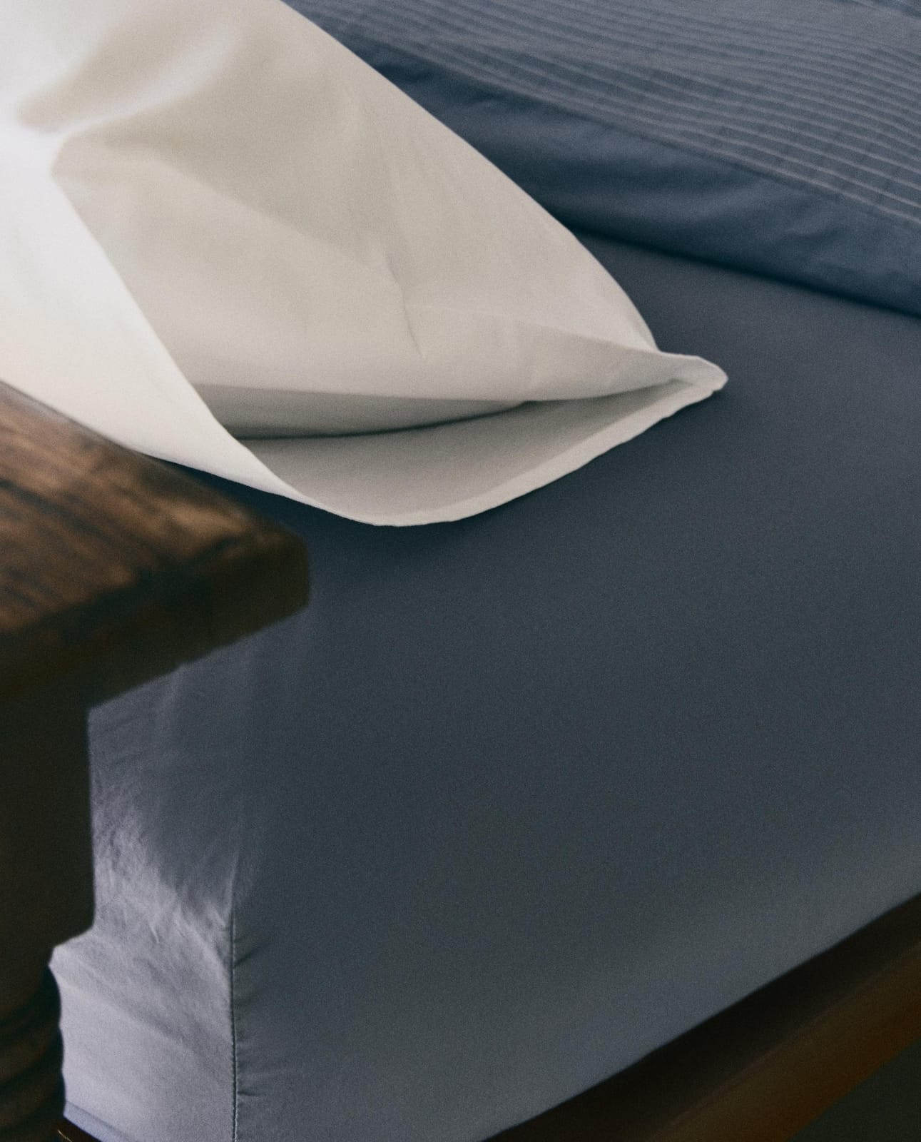 ZARA HOME ХЛОПКОВАЯ ПРОСТЫНЯ НА РЕЗИНКЕ ракурс 8