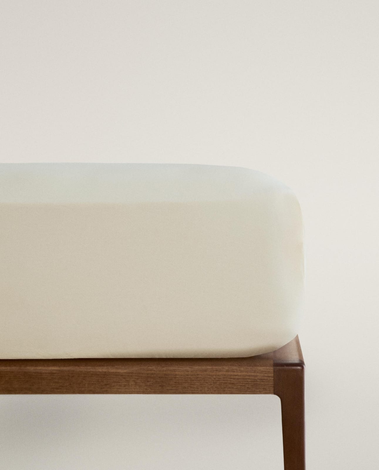 ZARA HOME Двусторонний комплект постельного белья из перкаля (200 нитей) ракурс 5
