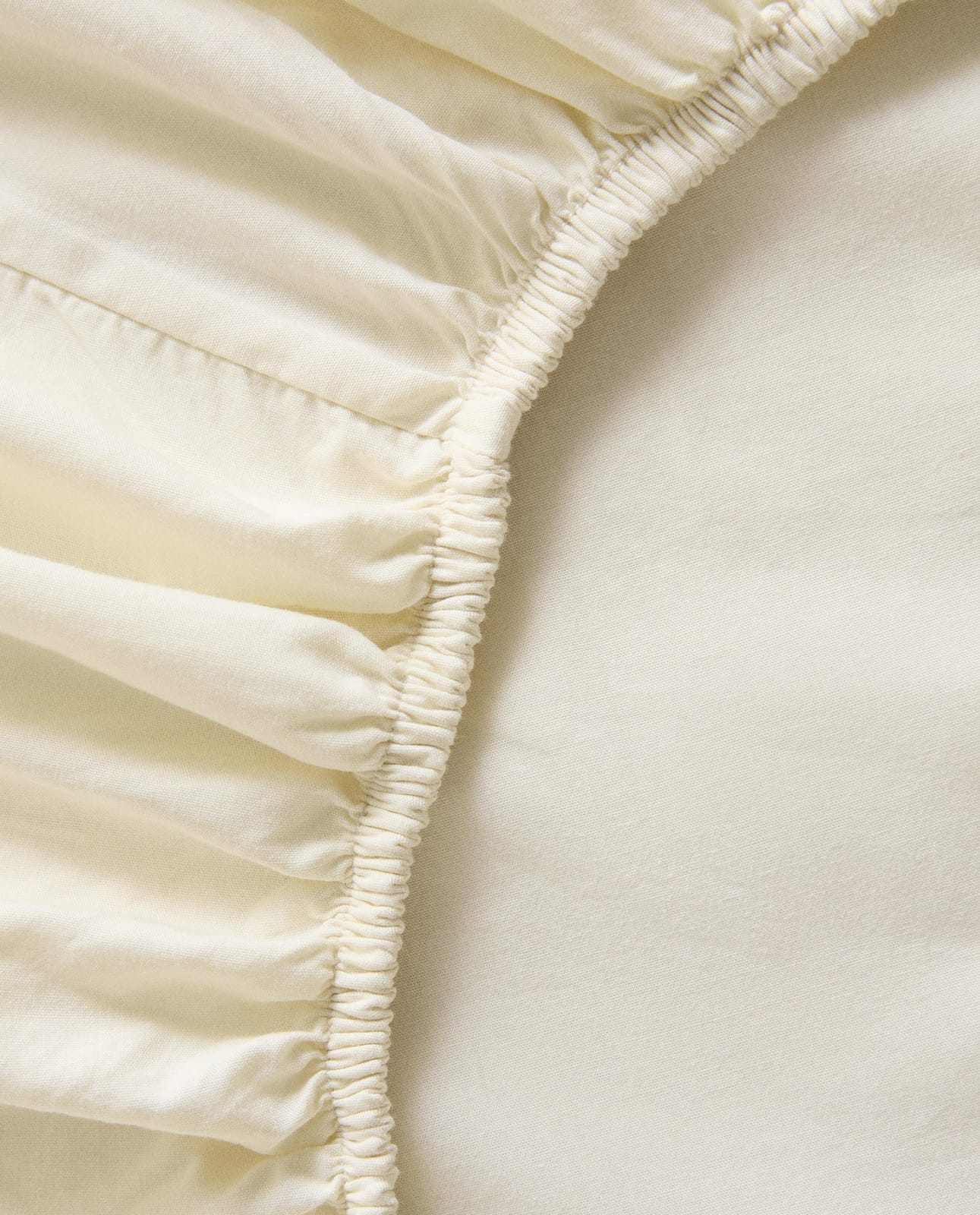 ZARA HOME НИЖНЯЯ ПРОСТЫНЯ ИЗ ПЕРКАЛЯ С ЭФФЕКТОМ СТИРКИ ракурс 2