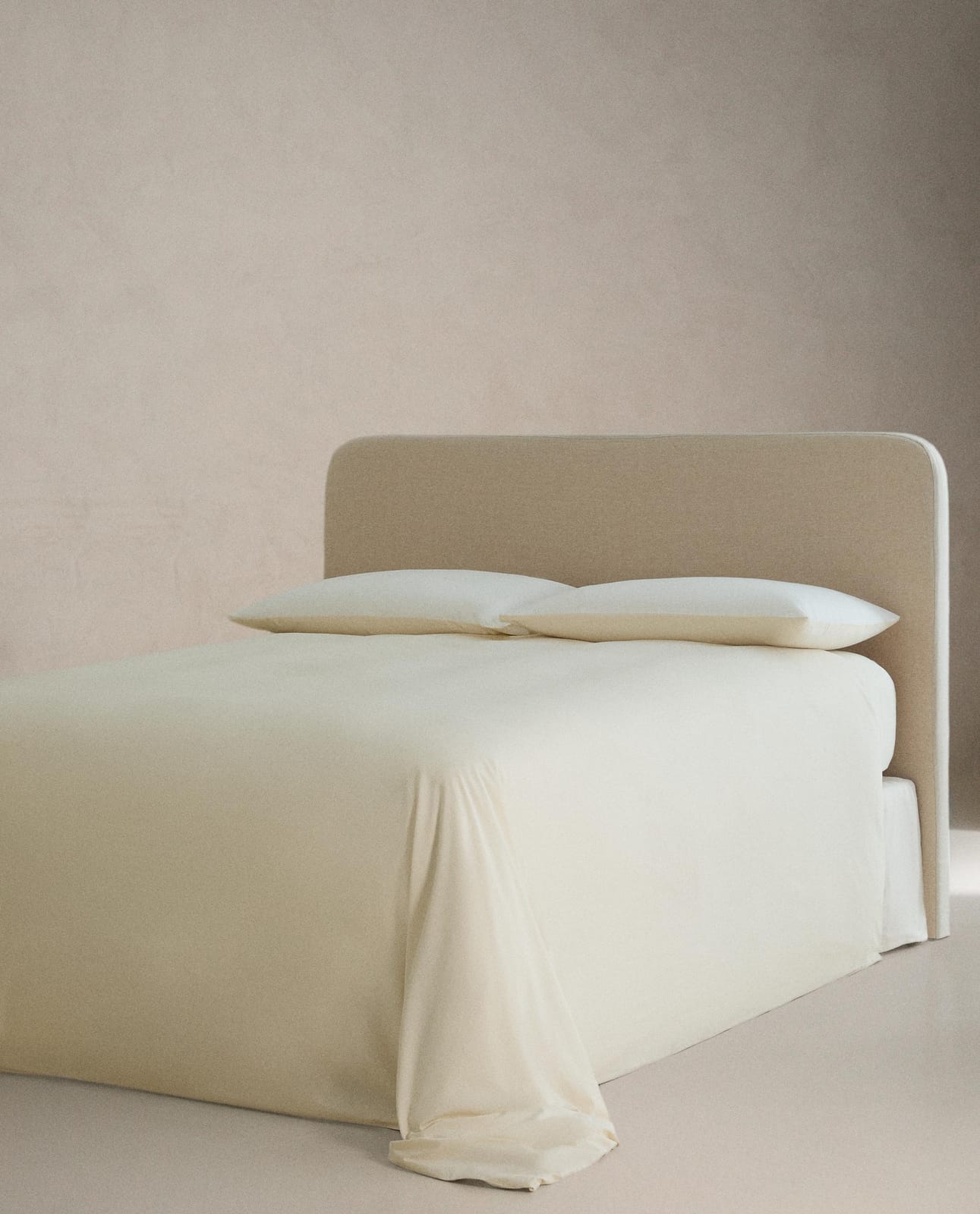 ZARA HOME НИЖНЯЯ ПРОСТЫНЯ ИЗ ПЕРКАЛЯ С ЭФФЕКТОМ СТИРКИ ракурс 4