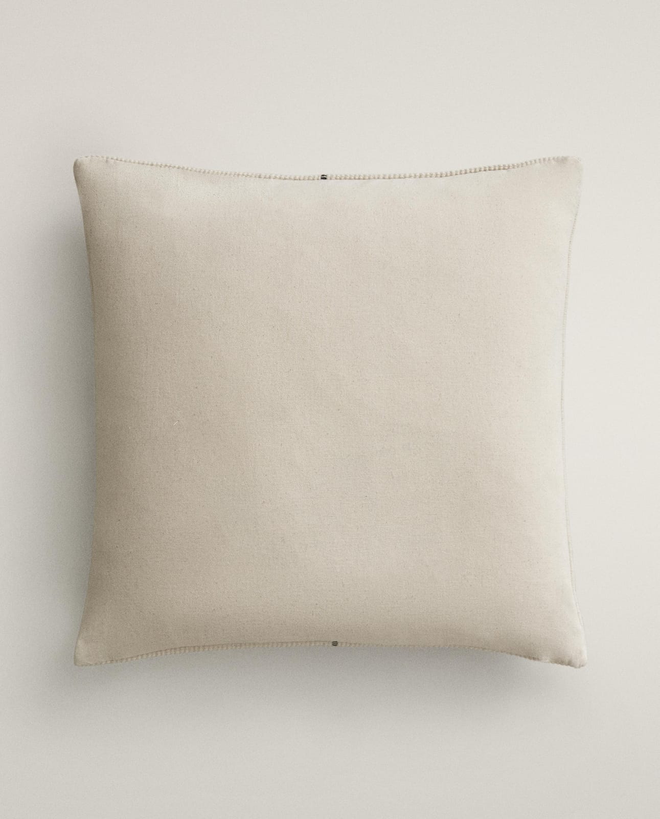 ZARA HOME НАВОЛОЧКА НА ПОДУШКУ С ЛИНИЕЙ ракурс 7