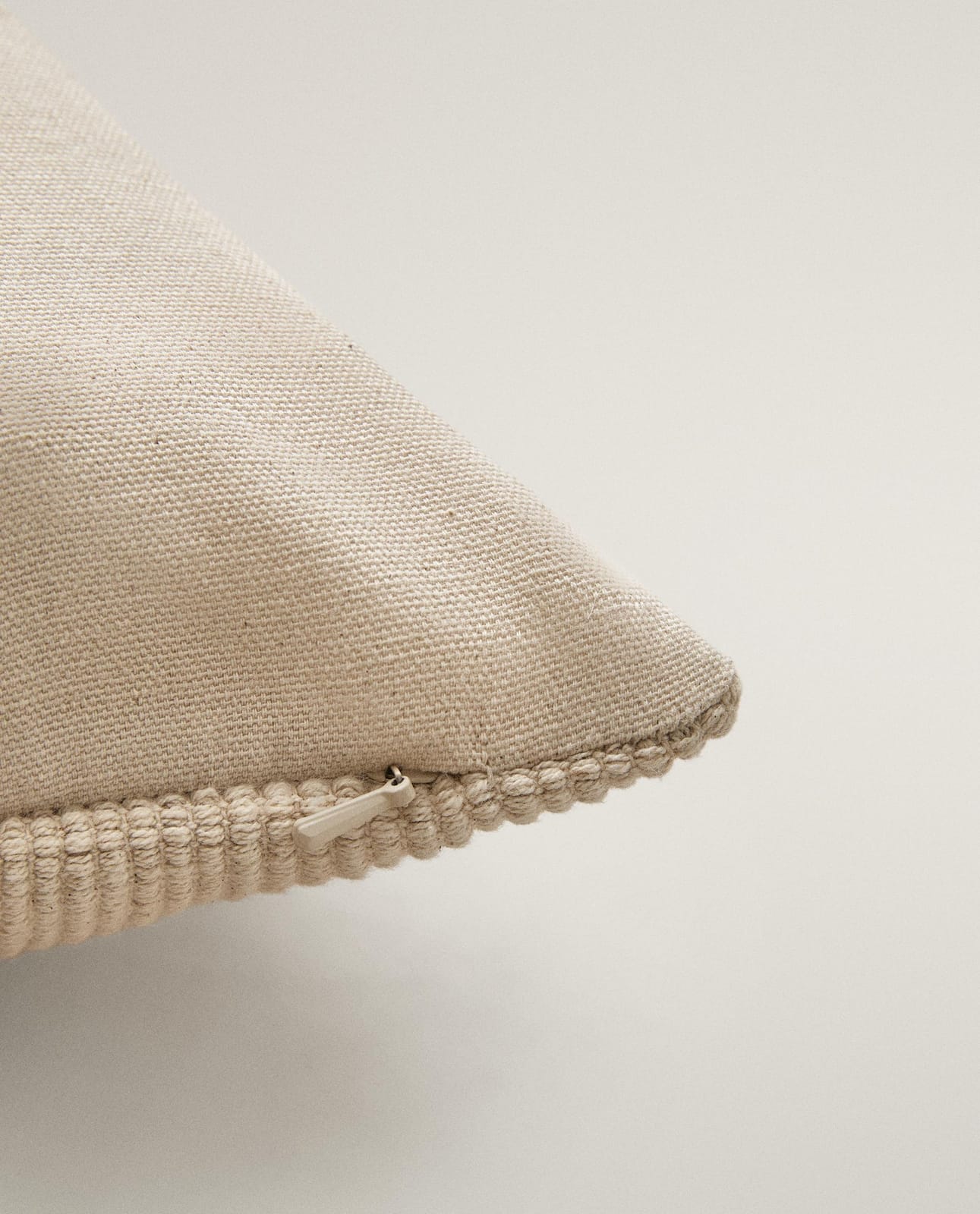 ZARA HOME НАВОЛОЧКА НА ПОДУШКУ С ДВОЙНОЙ ЛИНИЕЙ ракурс 9