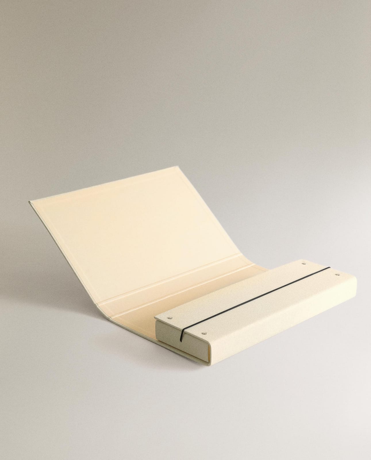 ZARA HOME ЛЬНЯНАЯ ПАПКА С ЗАСТЕЖКОЙ ракурс 3