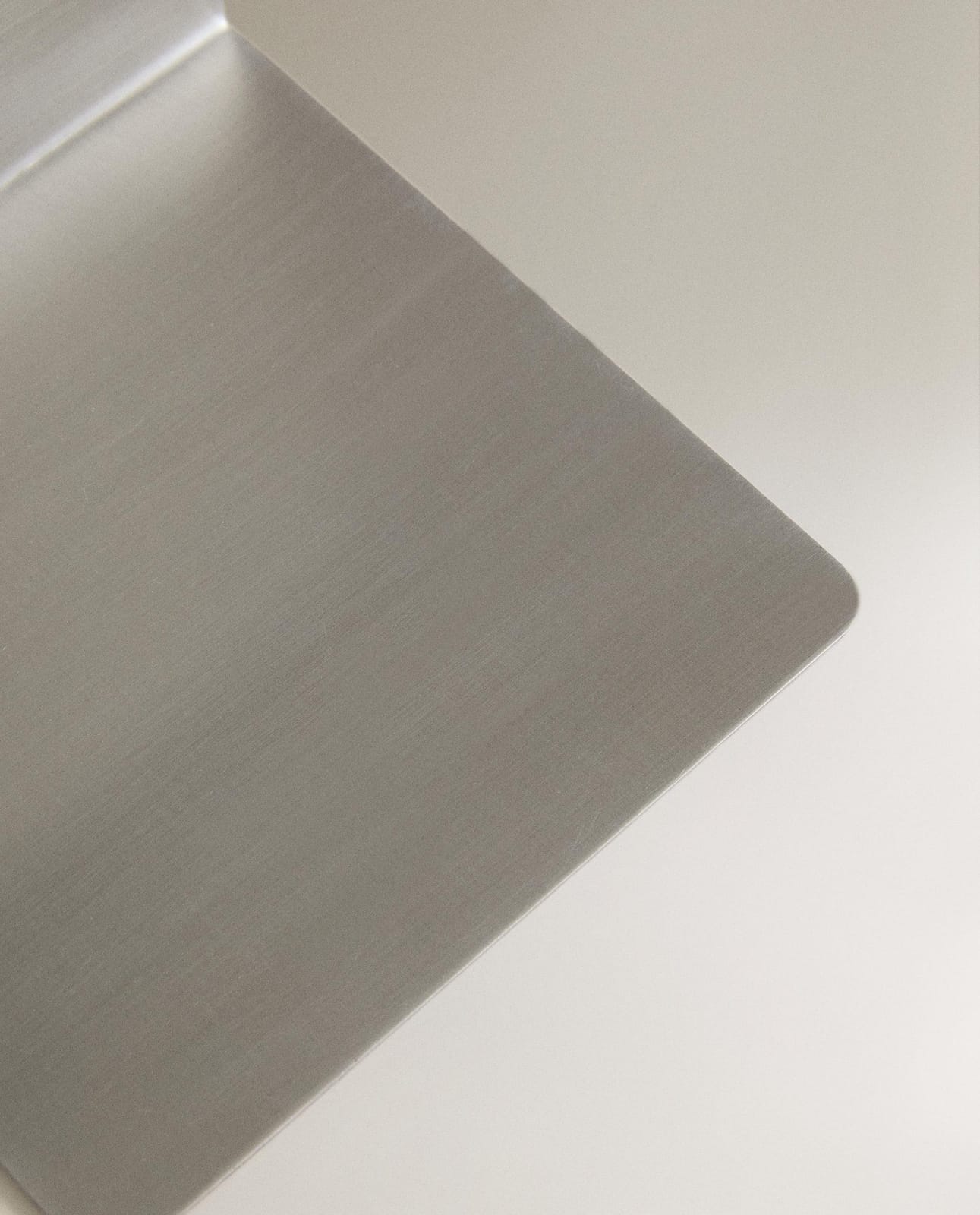 ZARA HOME МЕТАЛЛИЧЕСКАЯ ПОДСТАВКА ДЛЯ КНИГ ракурс 4