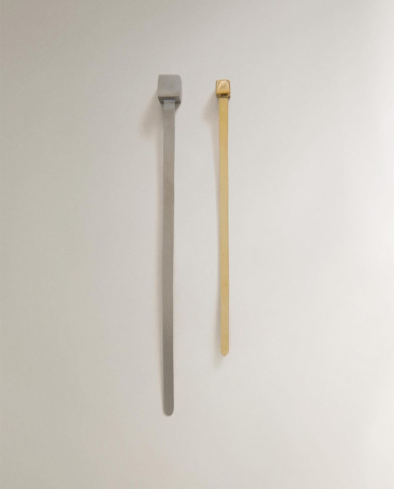ZARA HOME НАБОР МЕТАЛЛИЧЕСКИХ ЗАКЛАДОК (2 ШТ.) ракурс 2