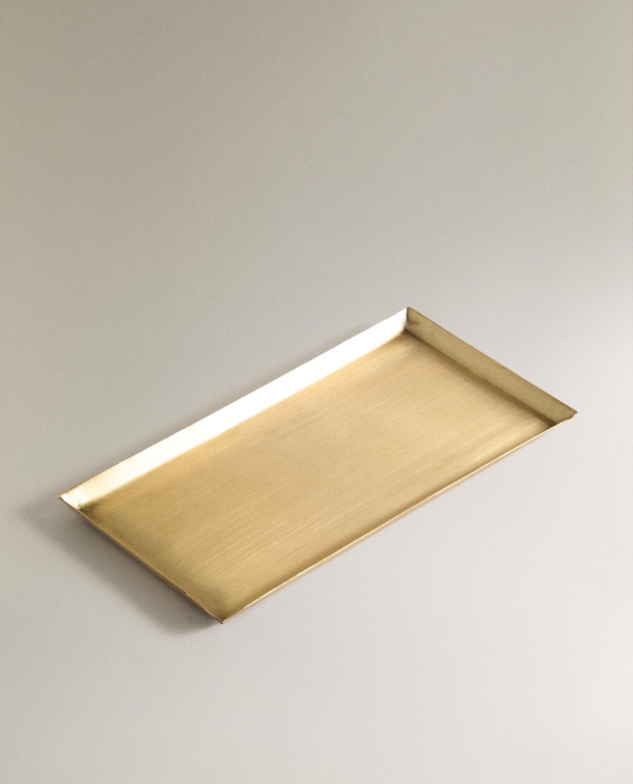 ZARA HOME ДЕКОРАТИВНЫЙ ПОДНОС ИЗ ЛАТУНИ ракурс 4