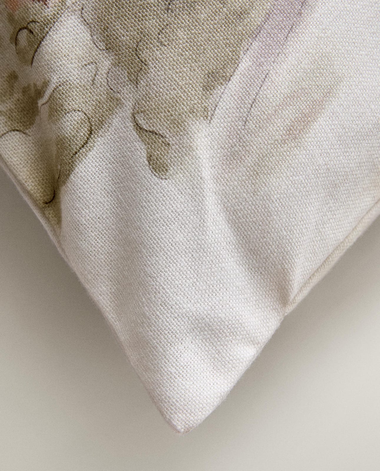 ZARA HOME Наволочка на подушку с пейзажем ракурс 3