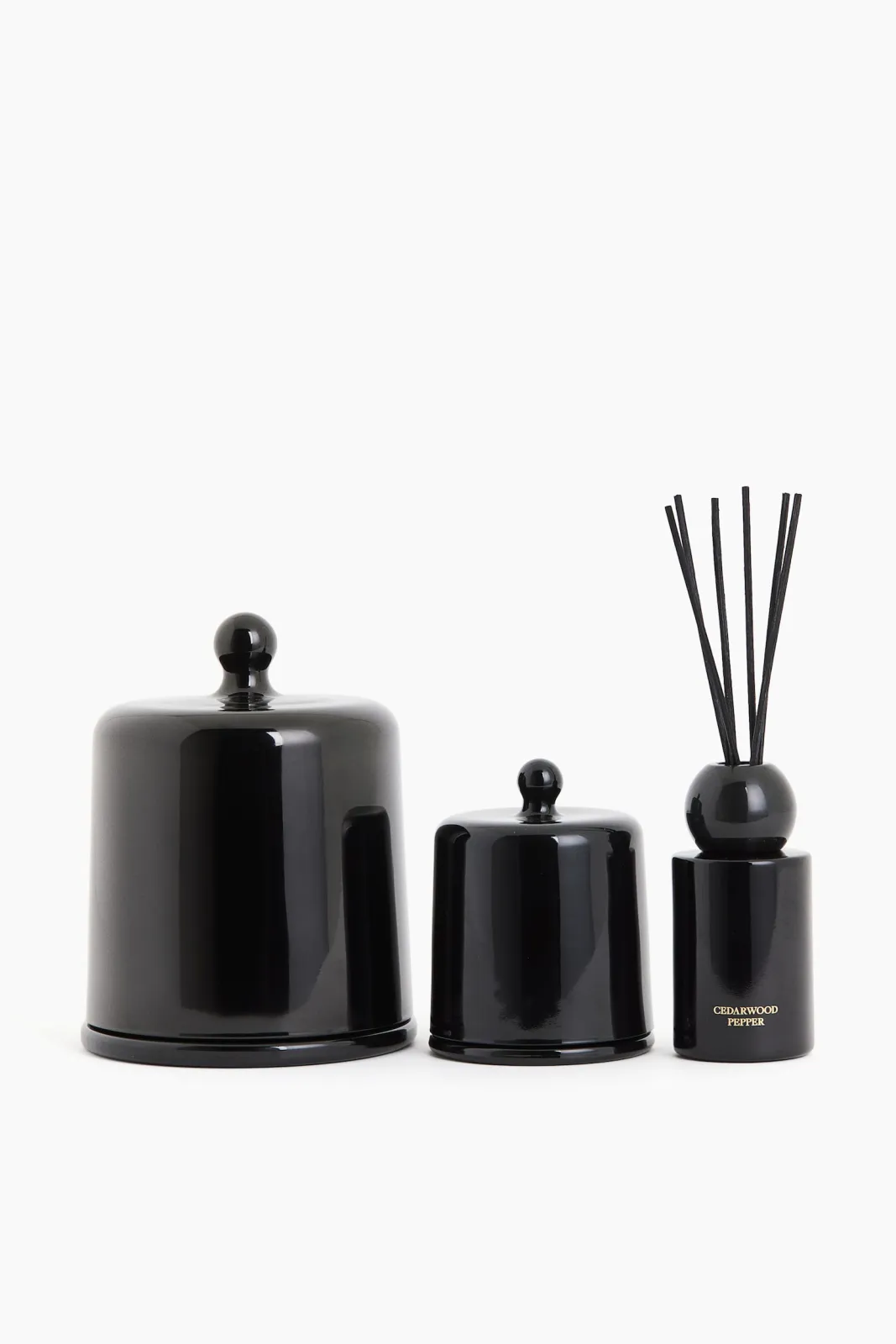 Ароматическая свеча под абажуром H&M - аромат Cedarwood Pepper, время горения 25 часов, 150 г - 1325252003 ракурс 3