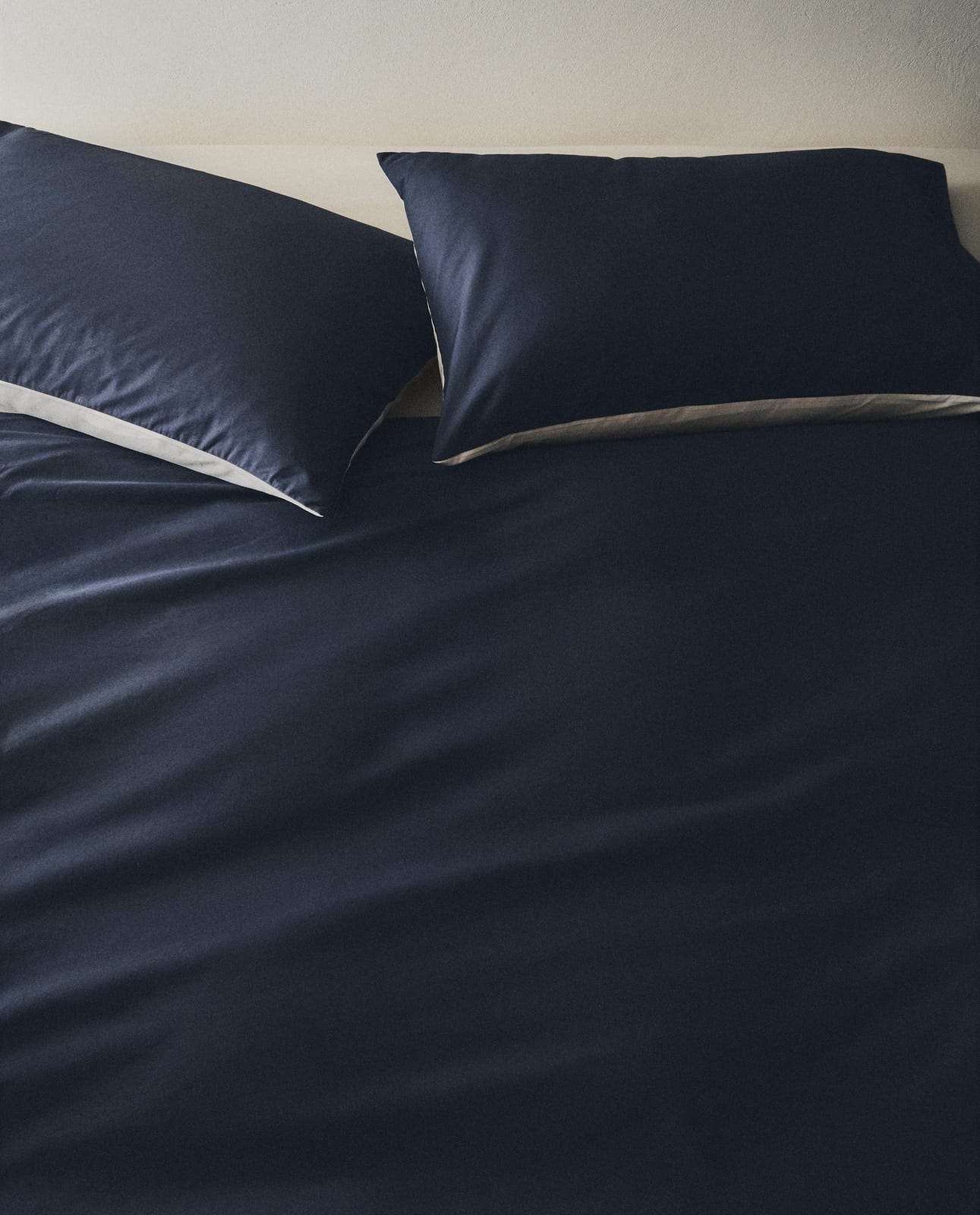 ZARA HOME Двусторонний комплект постельного белья из перкаля (200 нитей) ракурс 10