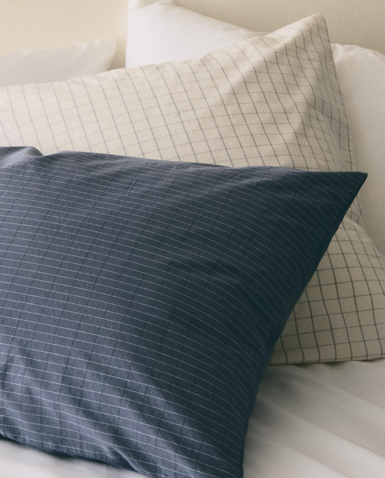ZARA HOME Двусторонняя наволочка для подушки из хлопка ракурс 3