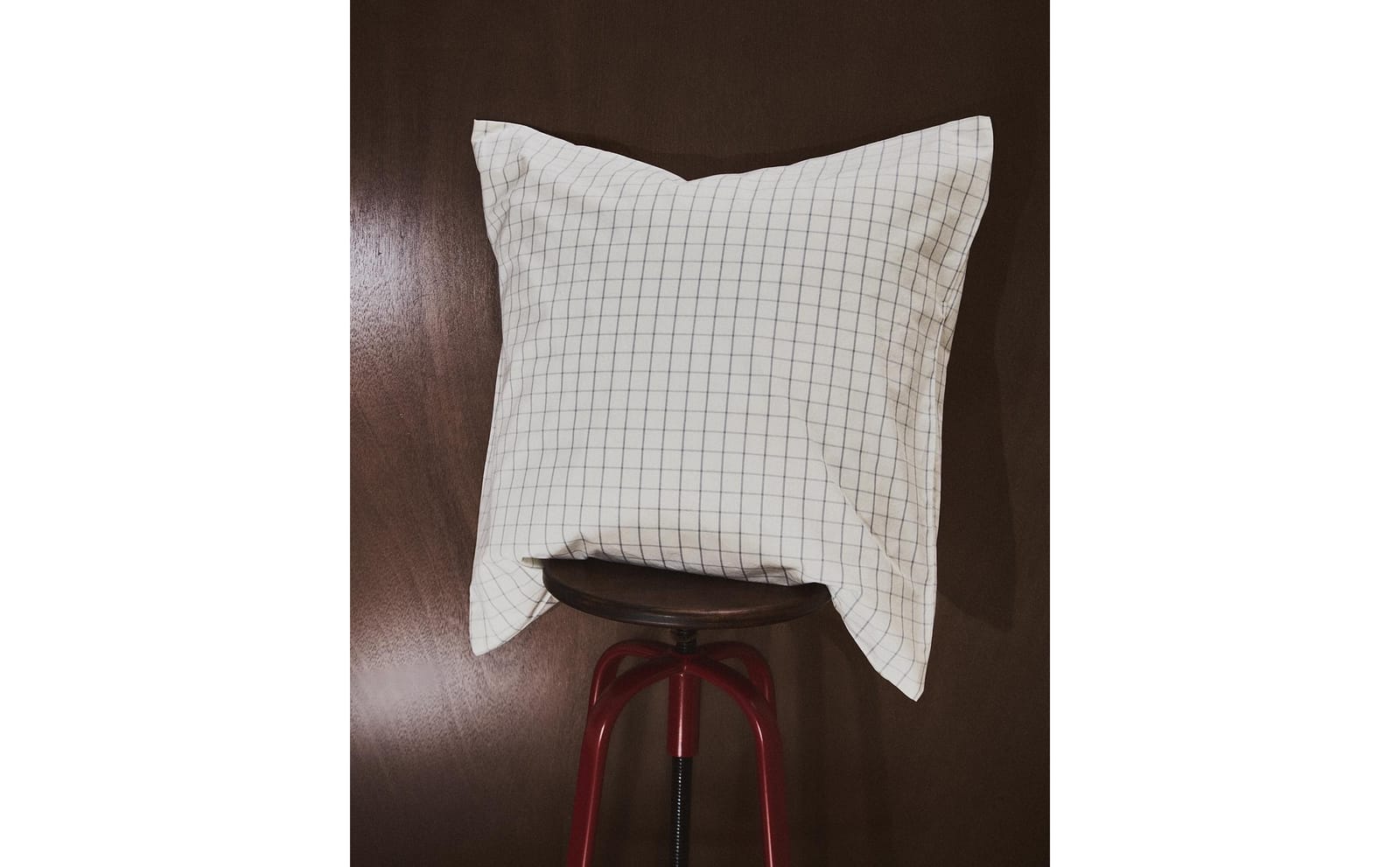ZARA HOME Наволочка для подушки из хлопка ракурс 9