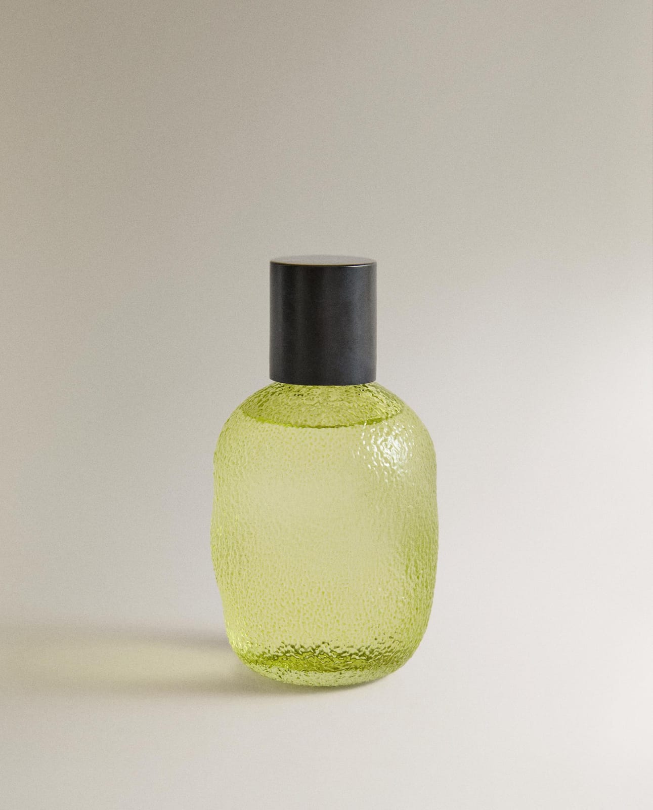 Ароматизатор для дома ZARA HOME (190 ML) ОСВЕЖИТЕЛЬ ДЛЯ ТКАНЕЙ LIME & PEPPERMINT 4-539 10 x 10 x 10 cm