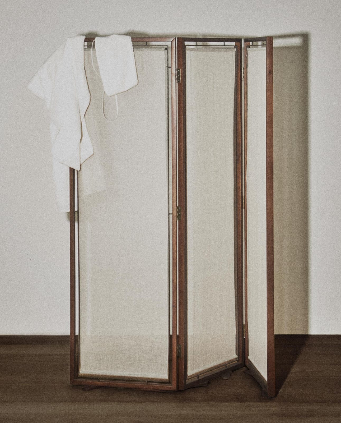 Стеллаж ZARA HOME PARAWAN дерево и лен BRĄZOWY 161 x 152 x 30 см