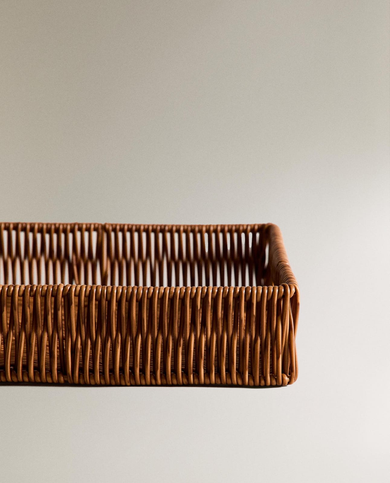 ZARA HOME БОЛЬШАЯ ПРЯМОУГОЛЬНАЯ КОРЗИНА ИЗ ПЕРЕРАБОТАННОГО МАТЕРИАЛА ракурс 4