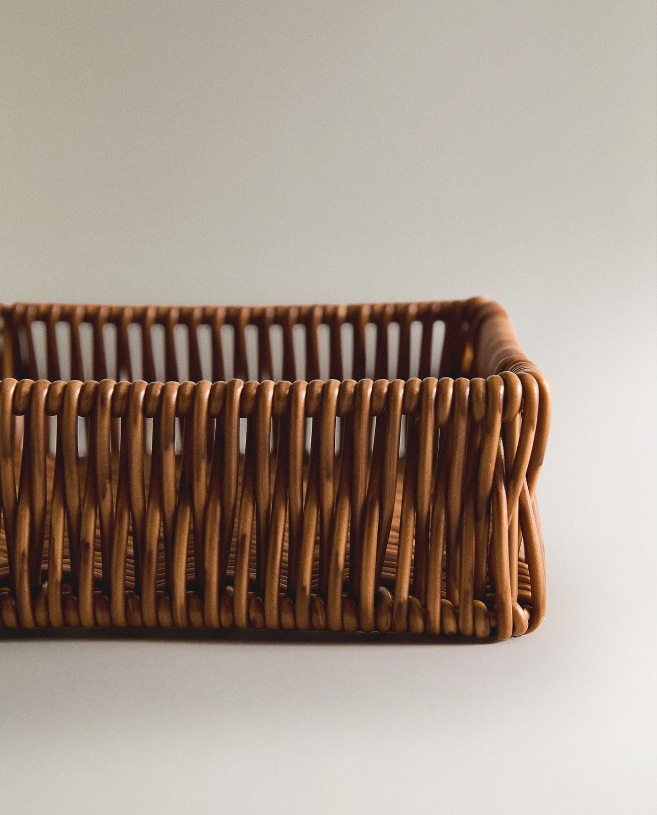 ZARA HOME ПРЯМОУГОЛЬНАЯ КОРЗИНА ИЗ ПЕРЕРАБОТАННОГО ПЛАСТИКА ракурс 6