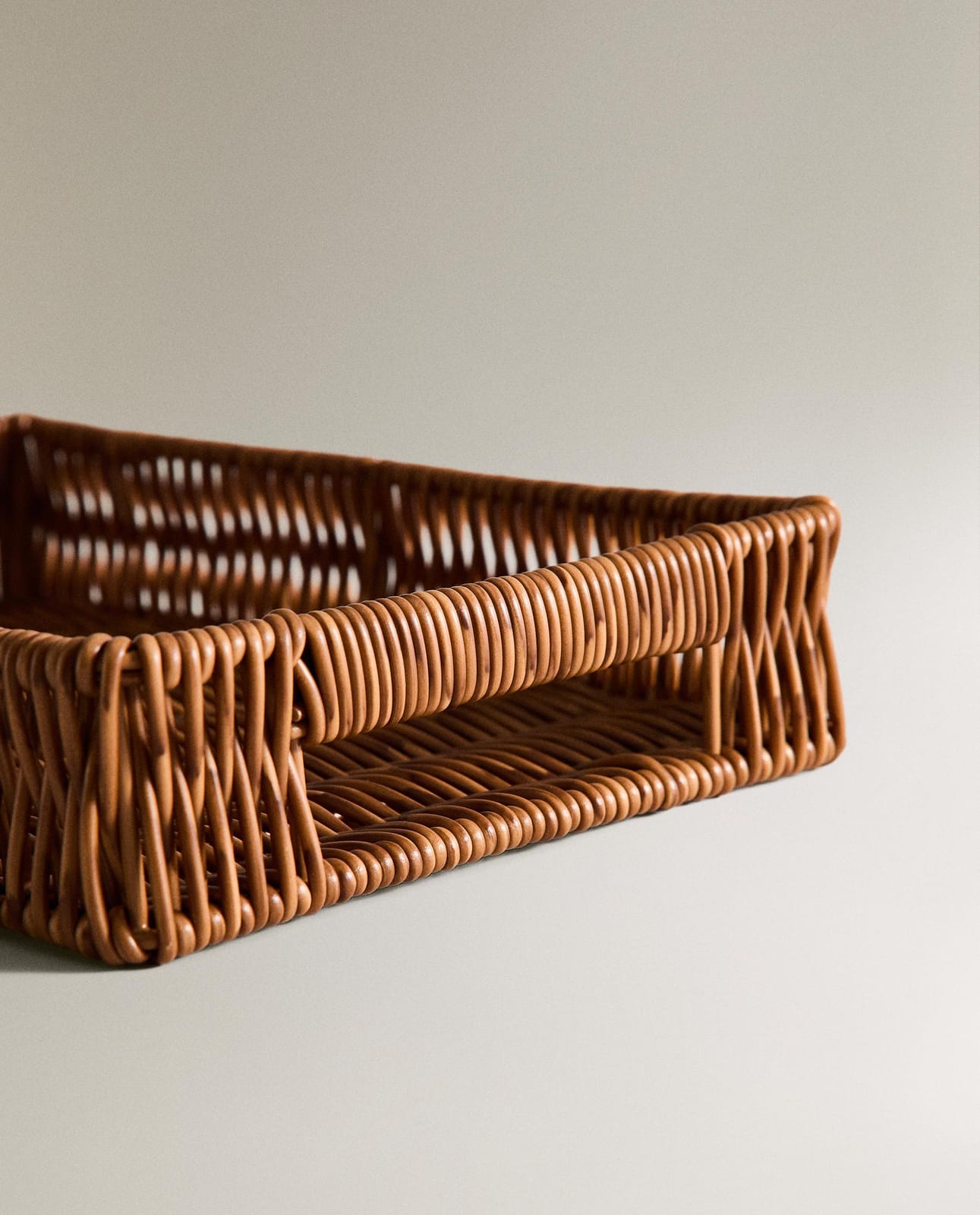ZARA HOME ПРЯМОУГОЛЬНАЯ КОРЗИНА ИЗ ПЕРЕРАБОТАННОГО ПЛАСТИКА ракурс 7