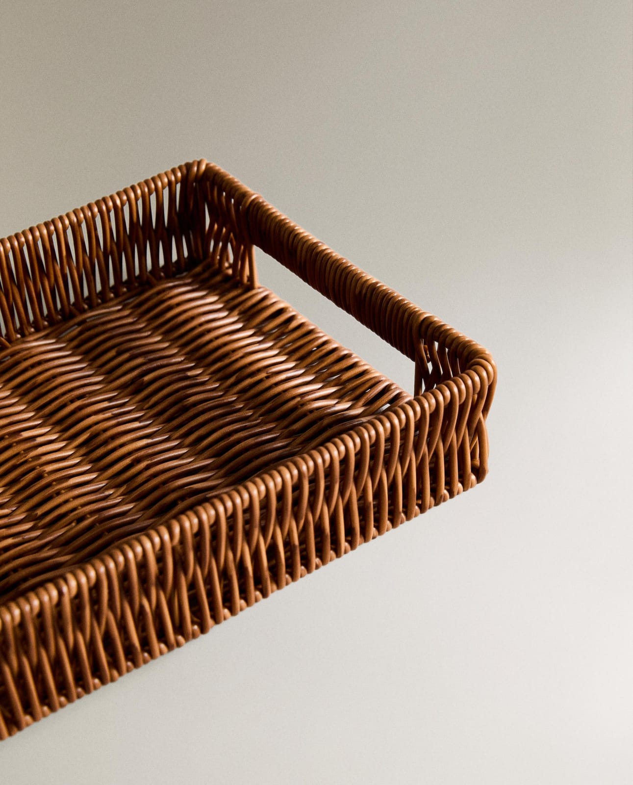 ZARA HOME ПРЯМОУГОЛЬНАЯ КОРЗИНА ИЗ ПЕРЕРАБОТАННОГО ПЛАСТИКА ракурс 5