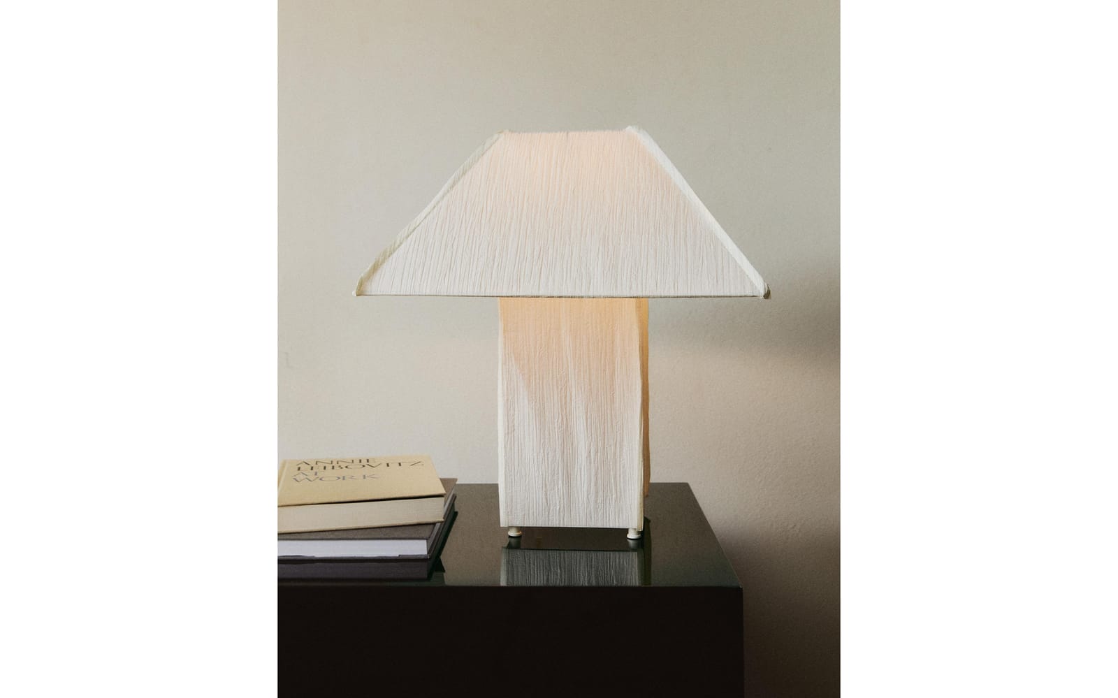 ZARA HOME НАСТОЛЬНАЯ ЛАМПА ИЗ БУМАГИ ракурс 8