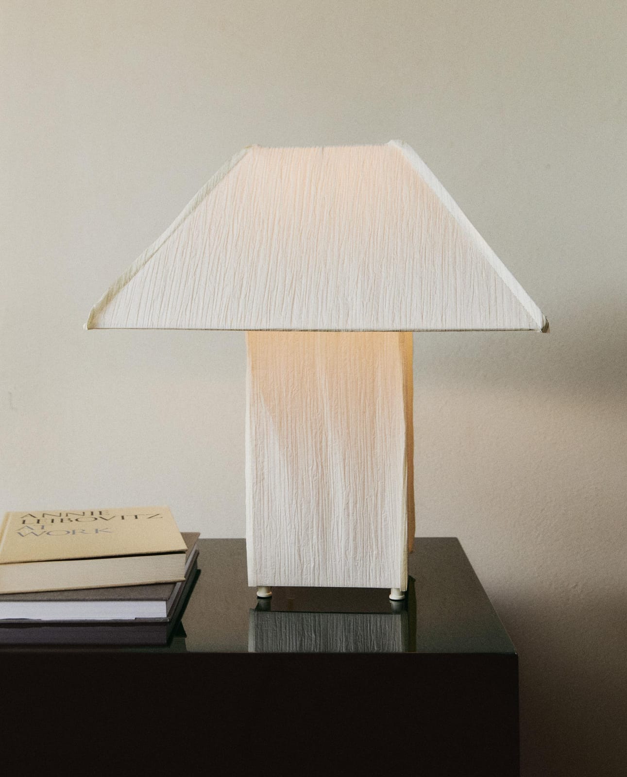 ZARA HOME НАСТОЛЬНАЯ ЛАМПА ИЗ БУМАГИ ракурс 7
