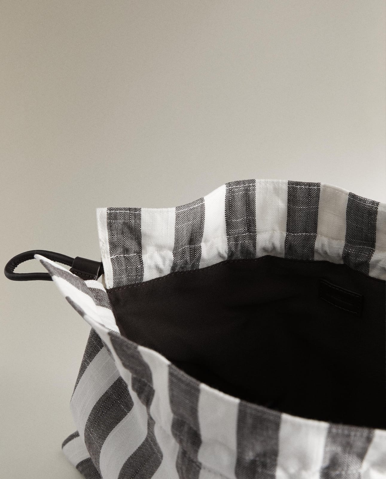 ZARA HOME МИНИСУМКА В ПОЛОСКУ ракурс 4
