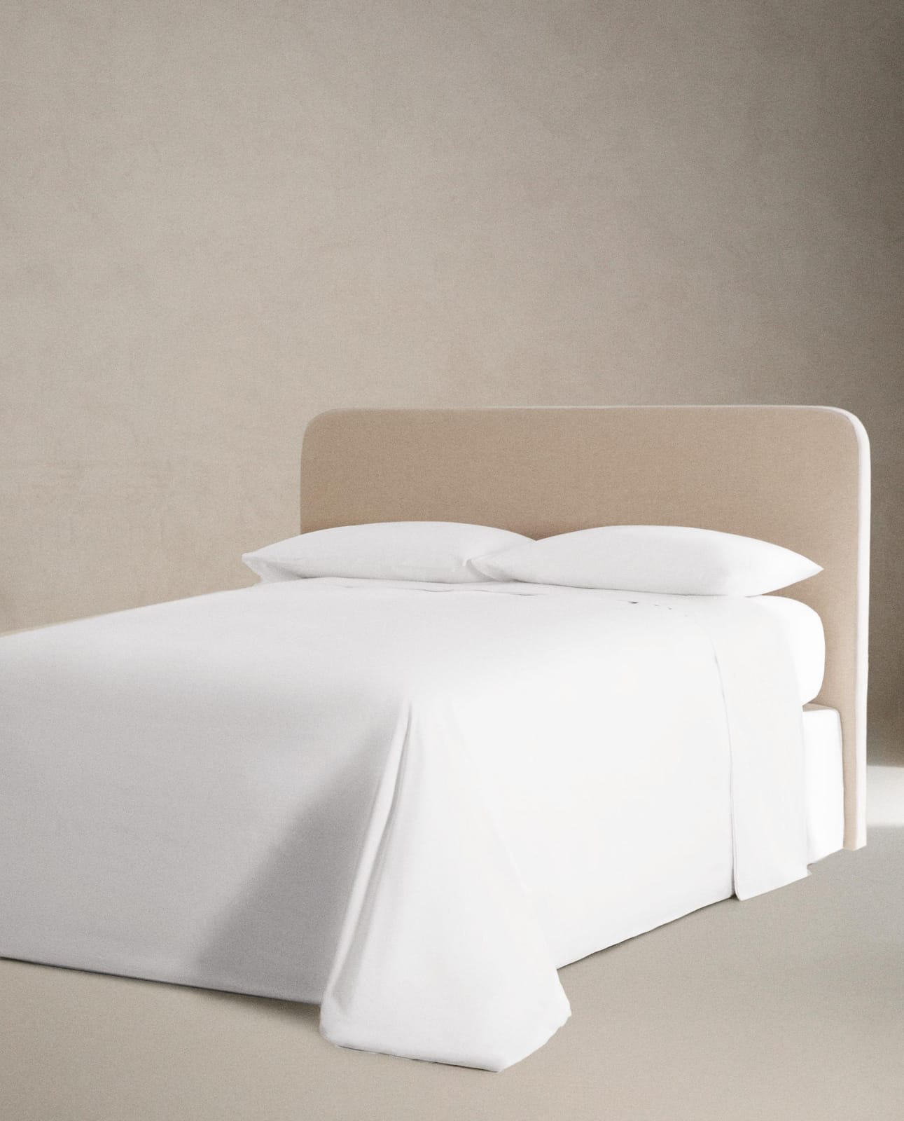 ZARA HOME КОМПЛЕТ ПОСТЕЛЬНОГО БЕЛЬЯ ИЗ ПЕРКАЛИ (200 НИТЕЙ) ракурс 3