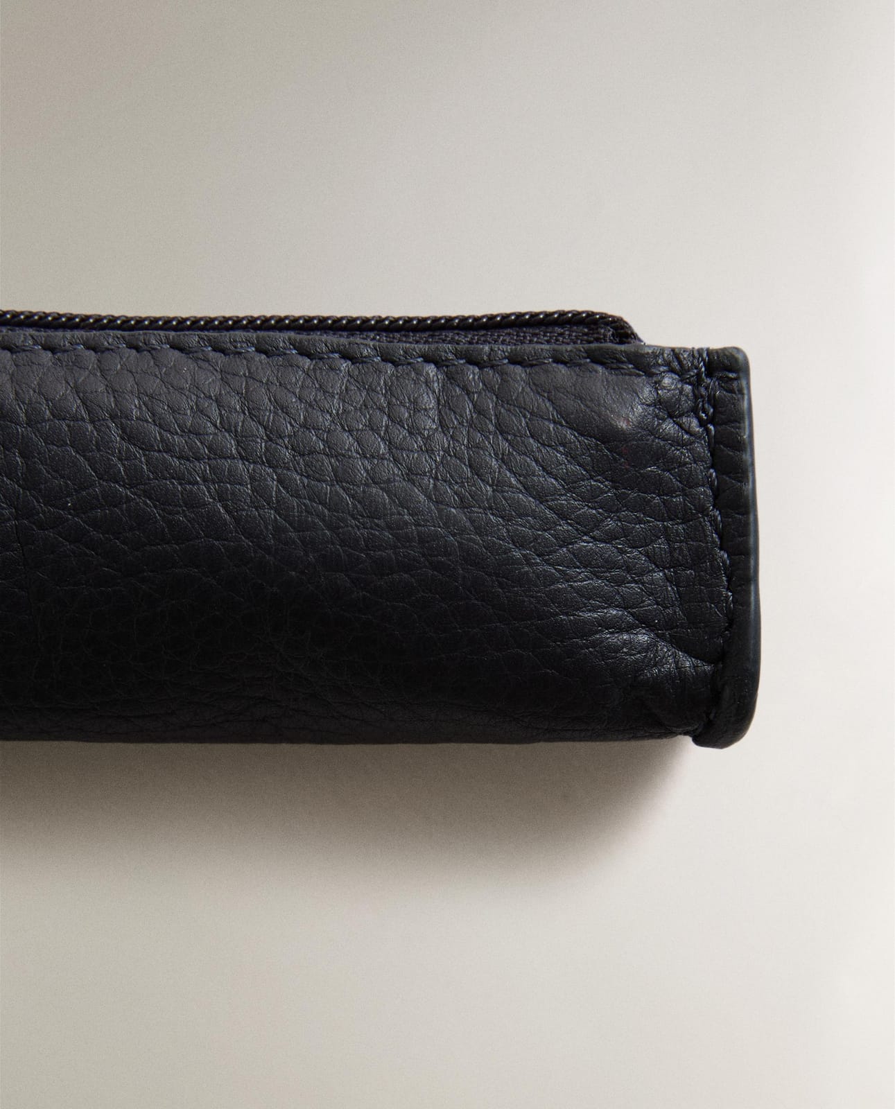 ZARA HOME МИНИ КОЖАНЫЙ ЧЕХОЛ NIEBIESKIE ракурс 8