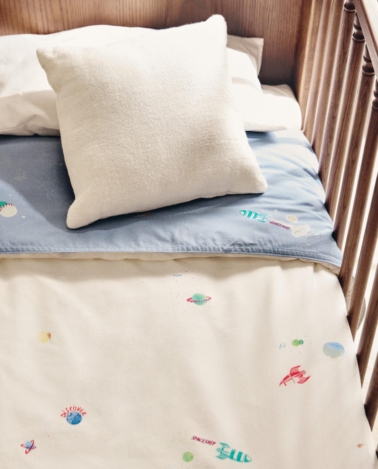 ZARA HOME ДЕТСКИЙ ПОДОДЕЯЛЬНИК КОСМОС ракурс 3