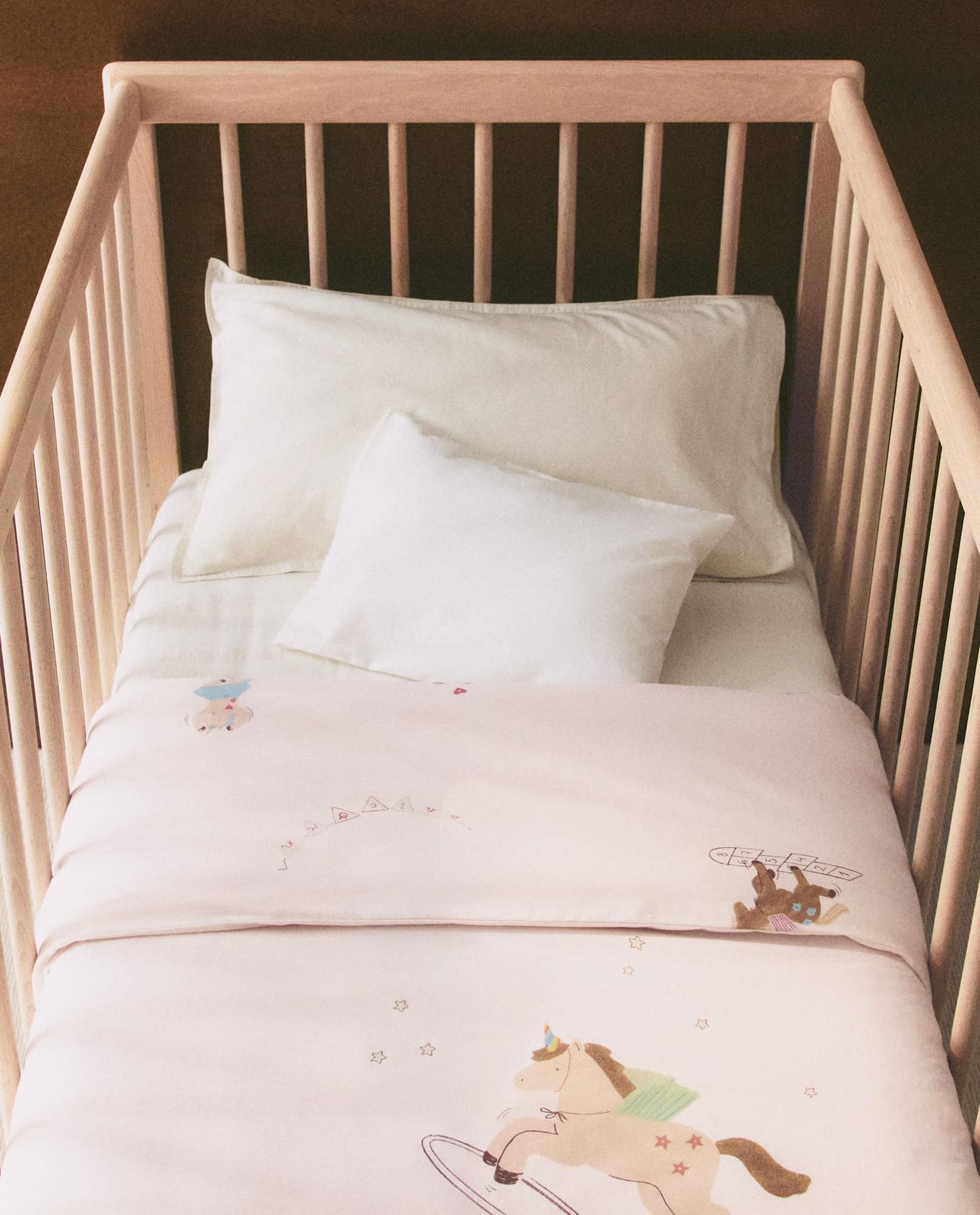 ZARA HOME ДЕТСКИЙ ПОДОДЕЯЛЬНИК ДВУСТОРОННИЙ С ЕДИНОРОГАМИ ракурс 3