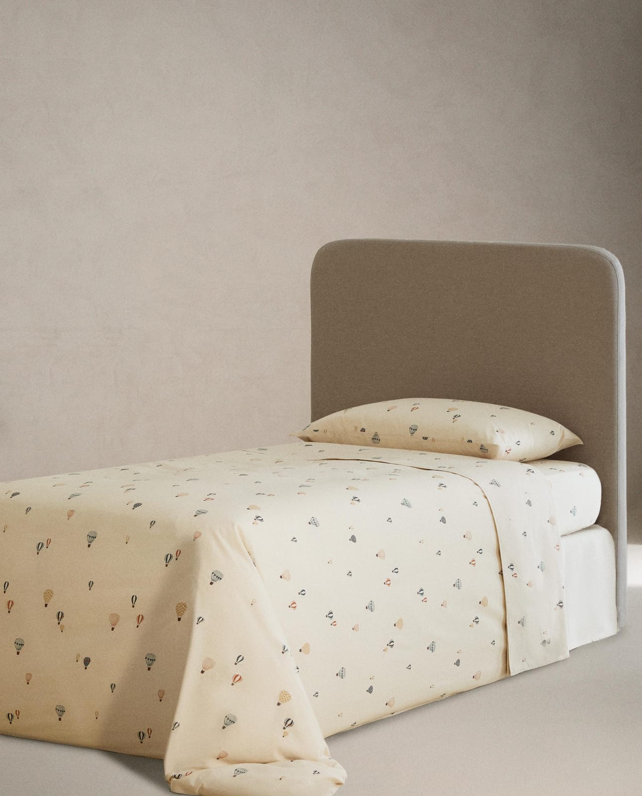 ZARA HOME ДЕТСКАЯ ПОДОДЕЯЛЬНИК В ВОЗДУШНЫЕ ШАРЫ ракурс 4