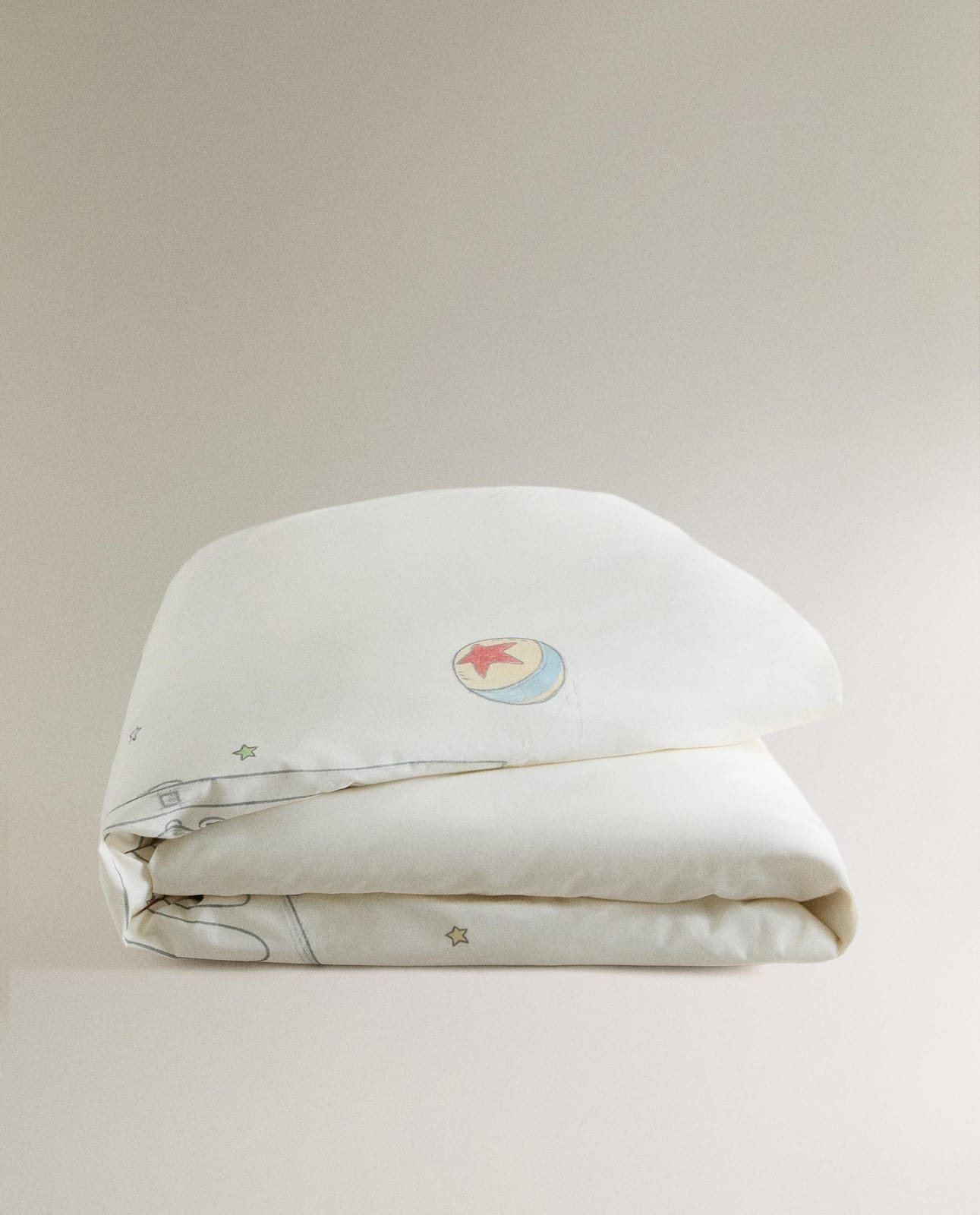 ZARA HOME ДВУСТОРОННИЙ ДЕТСКИЙ ПОДОДЕЯЛЬНИК МОНСТРЫ И КОМПАНИЯ ©DISNEY/PIXAR ракурс 6