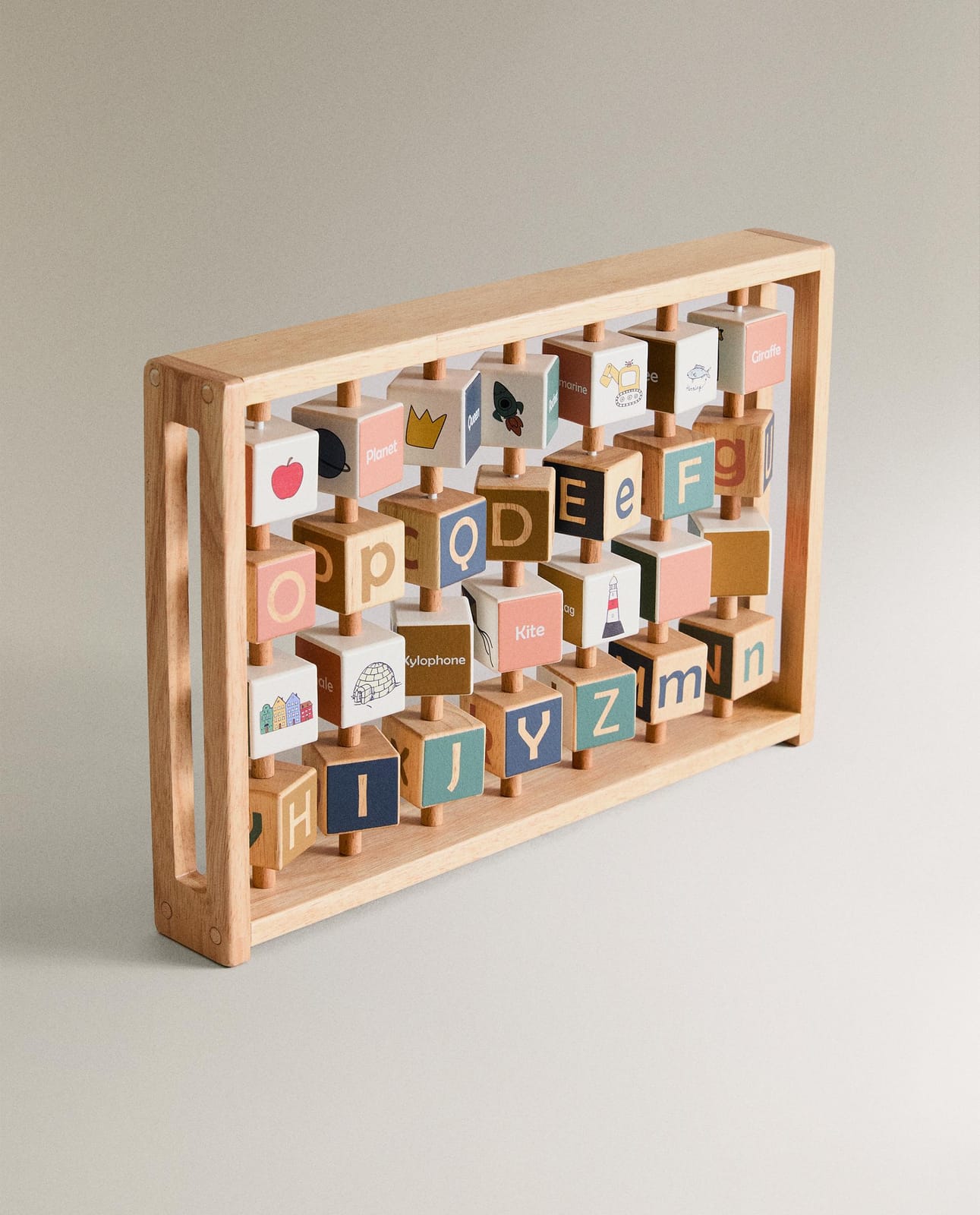 ZARA HOME ДЕРЕВЯННАЯ ОБУЧАЮЩАЯ ИГРУШКА АЛФАВИТ ракурс 6