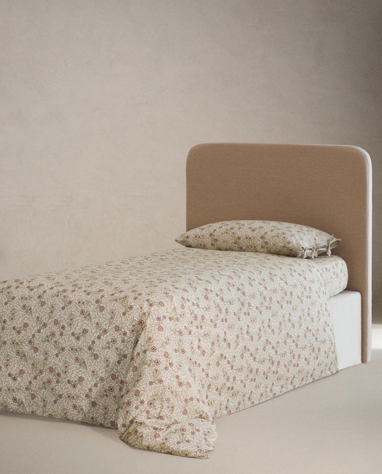 ZARA HOME ДЕТСКИЙ ПОДОДЕЯЛЬНИК ХЛОПКОВЫЙ В ЦВЕТЫ ракурс 2
