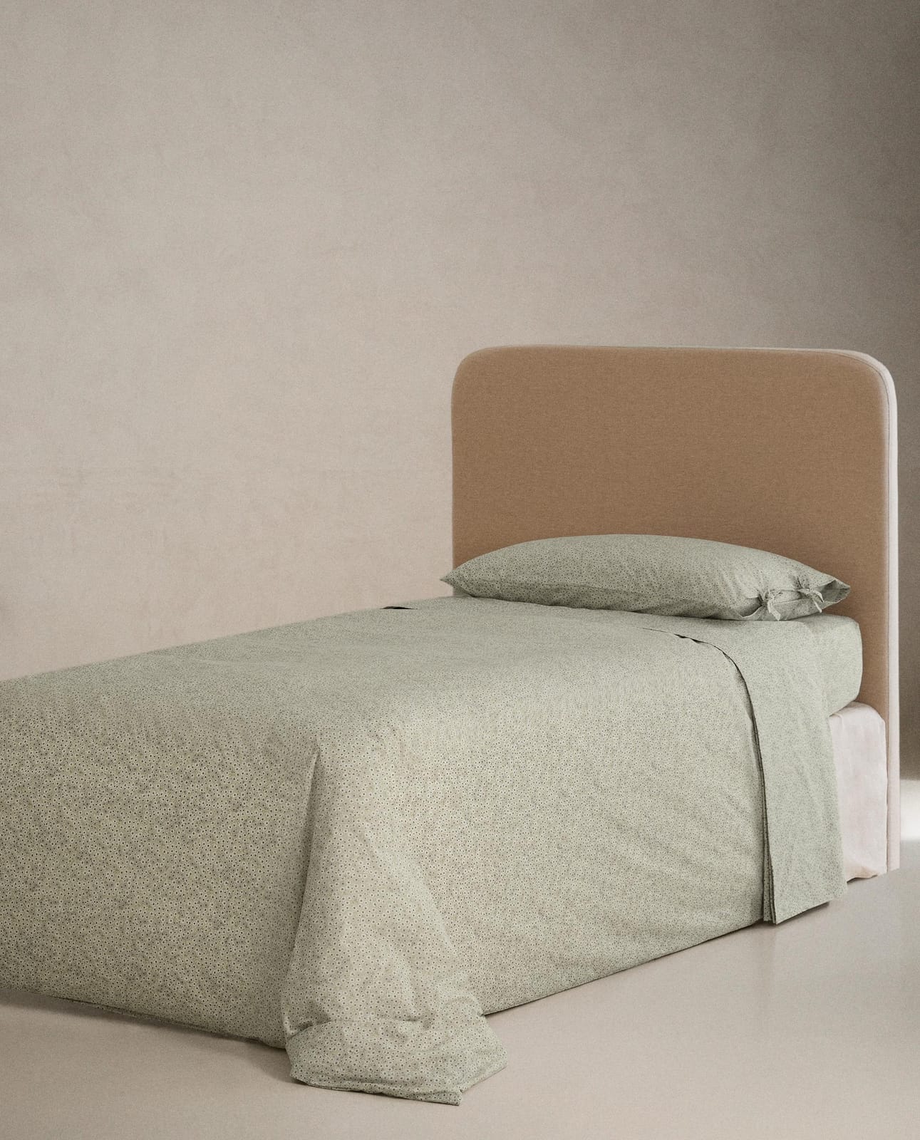 ZARA HOME ПОДОДЕЯЛЬНИК ДЕТСКИЙ В ЦВЕТЫ ракурс 3
