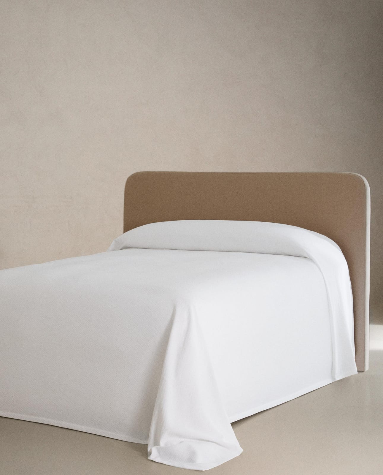ZARA HOME Хлопковое покрывало с рельефом ракурс 4