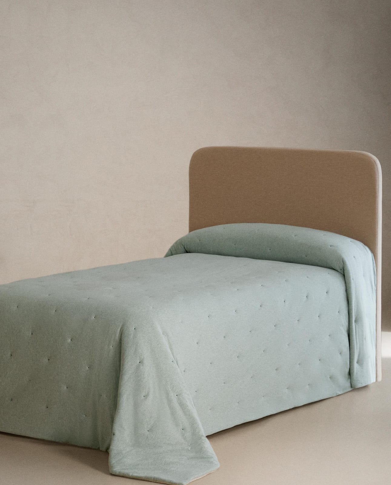 ZARA HOME ДВУСТОРОННЕЕ ДЕТСКОЕ ПОКРЫВАЛО ИЗ ДЖЕРСИ ракурс 5