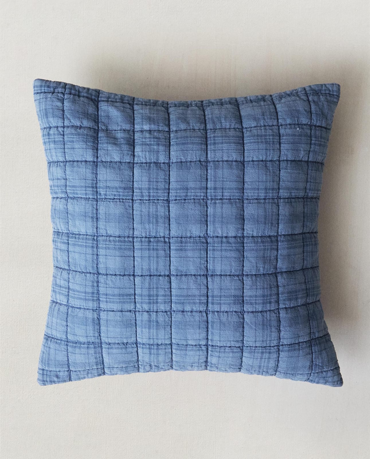 ZARA HOME ДВУСТОРОННЯЯ НАВОЛОЧКА ДЛЯ ДЕТСКОЙ ПОДУШКИ В КЛЕТКУ ракурс 2
