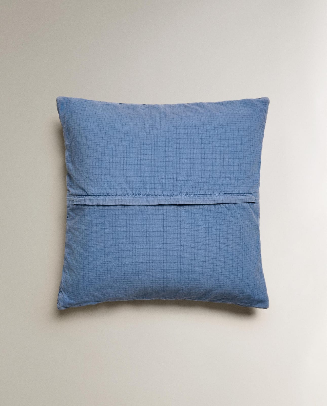ZARA HOME ДВУСТОРОННЯЯ НАВОЛОЧКА ДЛЯ ДЕТСКОЙ ПОДУШКИ В КЛЕТКУ ракурс 4