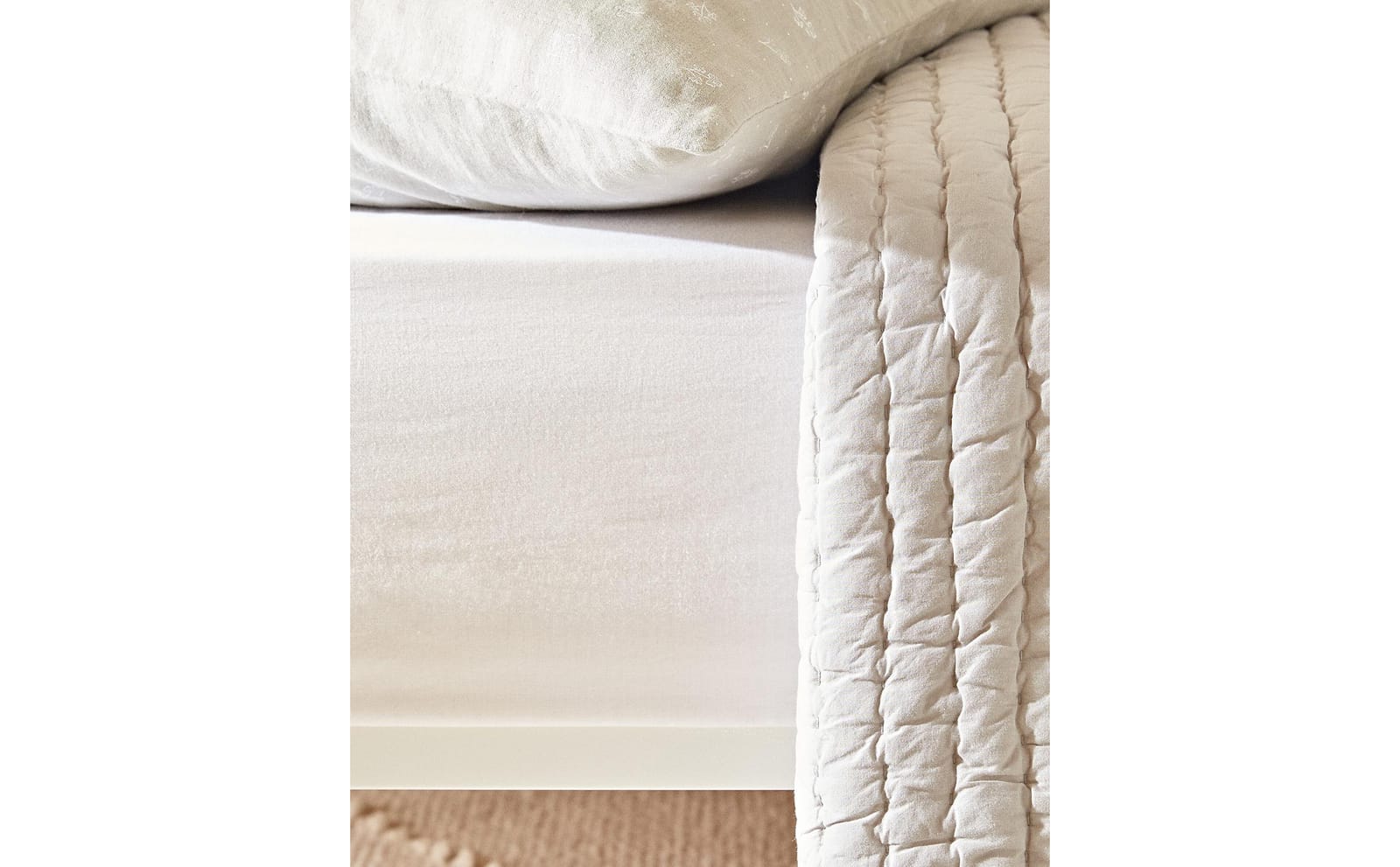 ZARA HOME ГЛАДКАЯ ДЕТСКАЯ ПРОСТЫНЯ НА РЕЗИНКЕ ракурс 6
