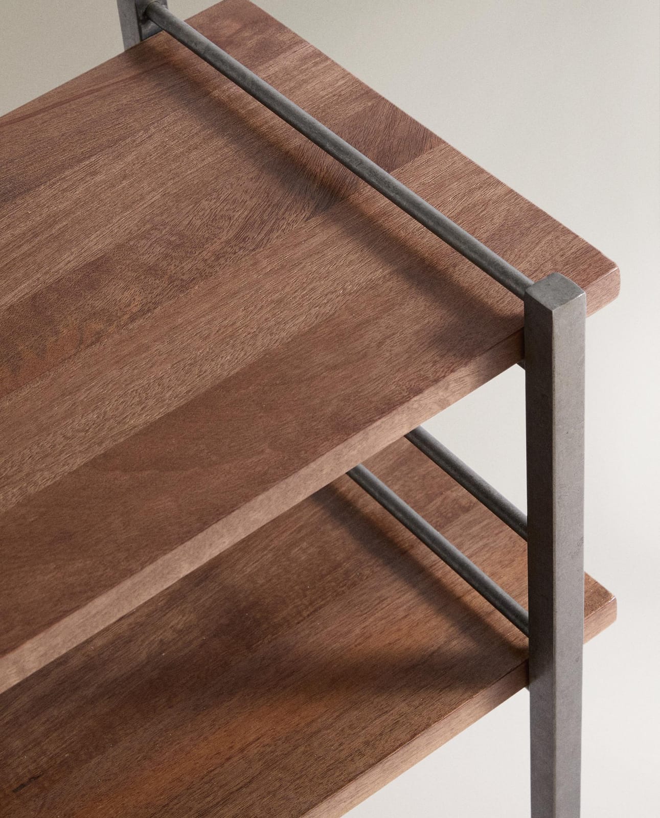 ZARA HOME Консоль из стали и дерева ракурс 6